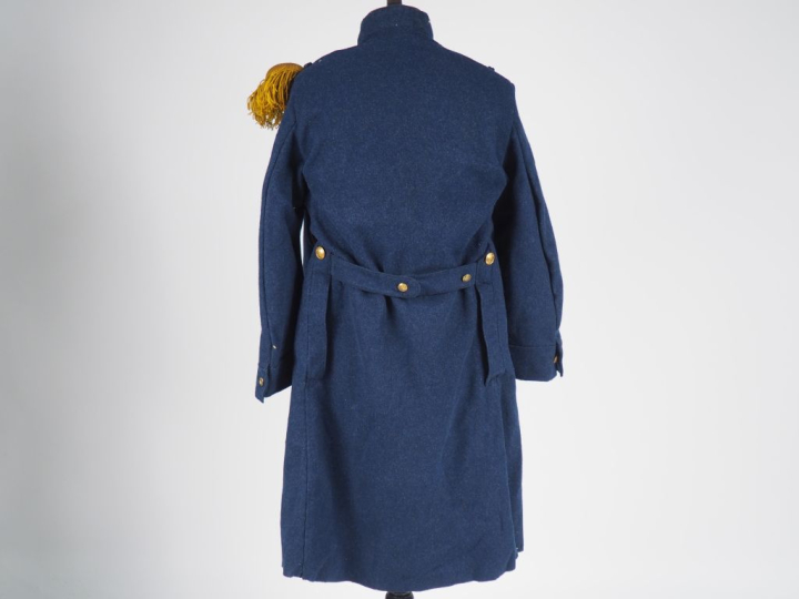 Capote d’infanterie modèle 1877.  En drap gris de fer bleuté à double 