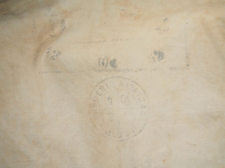 Boléro du 2e régiment de zouave. En drap bleu et galon écarlate. Tombo