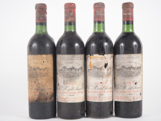 Vente aux enchères 4 BOUTEILLES CHÂTEAU HAUT SIMARD ST ÉMILION - 1964 - BG/ETA/BTS