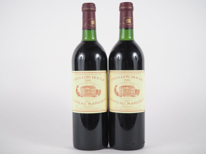 2 BOUTEILLLES PAVILLON ROUGE DU CHÂTEAU MARGAUX - 1981 - BG