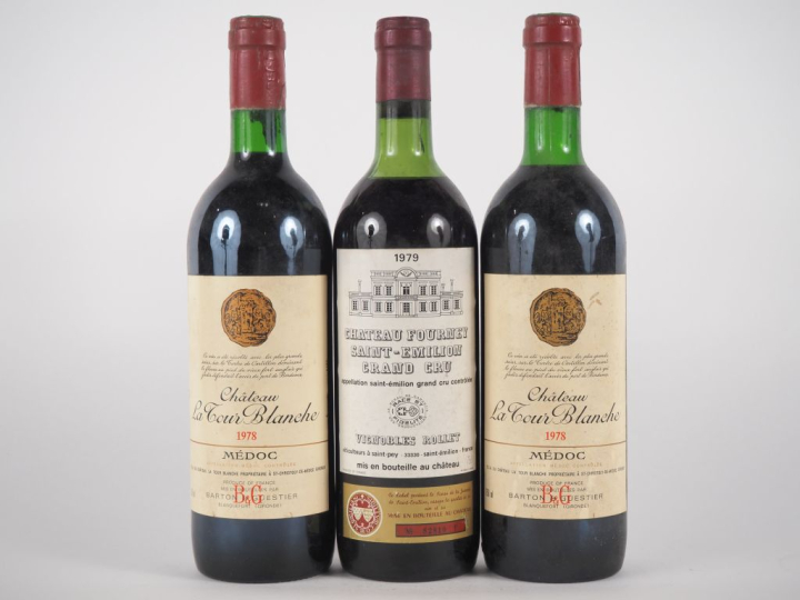 3 BOUTEILLES : 2 CHÂTEAU LA TOUR BLANCHE MÉDOC 1978 BG / 1 CHÂTEAU FOU