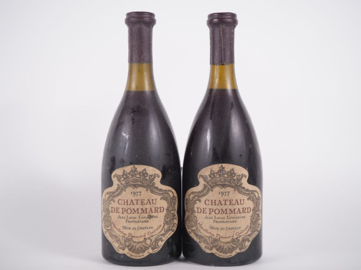 2 BOUTEILLES CHÂTEAU DE POMMARD - 1977 - 3,5 CM/BLS