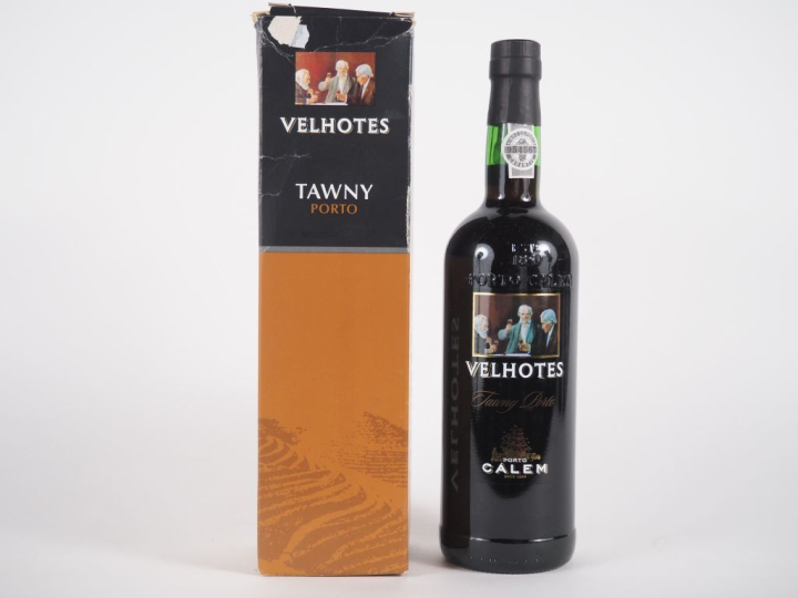 1 BOUTEILLE PORTO VELHOTES - COFFRET