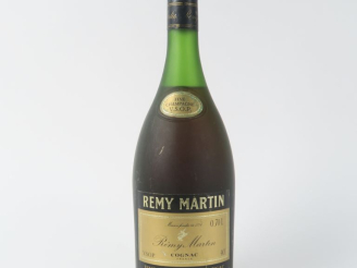 Vente aux enchères 1 BOUTEILLE FINE CHAMPAGNE COGNAC V.S.O.P. RÉMY MARTIN