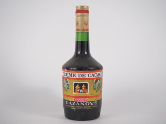 Vente aux enchères 1 BOUTEILLE CRÈME DE CACAO CAZANOVE