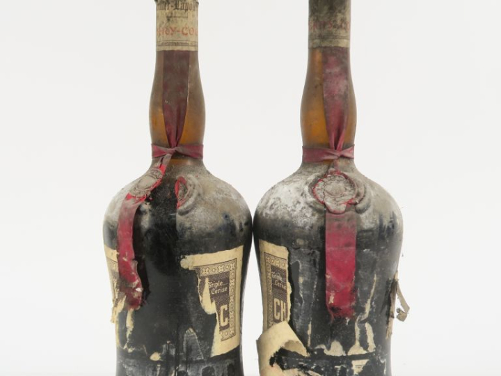 2 VIEILLES BOUTEILLES CHERRY COGNAC MANIER LAPOSTOLLE - BS/ETA - CAPS 