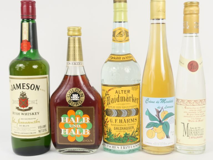 5 BOUTEILLES ALCOOLS DIVERS