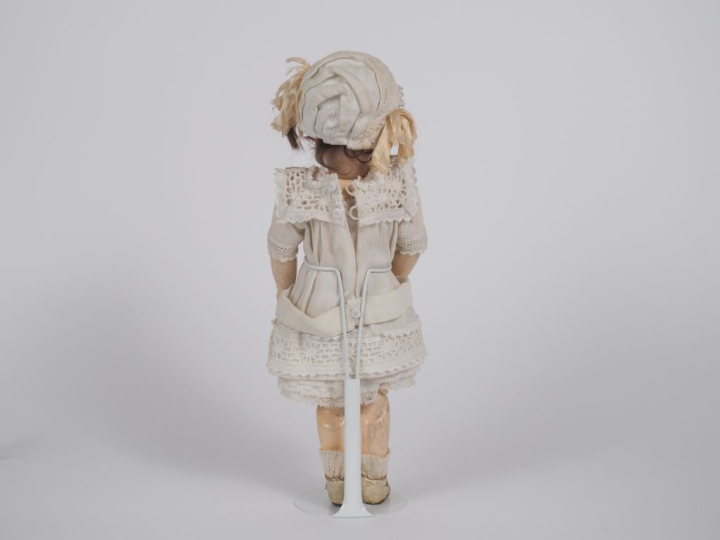 Poupée de fabrication allemande de marque Armand Marseille tête porcel