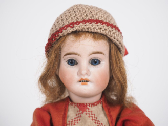 Vente aux enchères Poupée Bleuette type Fleischmann tête porcelaine bouche ouverte avec 4