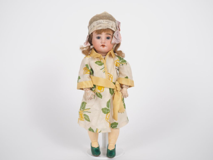 Très jolie poupée Bleuette type Fleischmann tête porcelaine bouche ouv