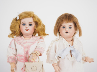 Vente aux enchères Lot de 2 poupées Bleuette : Bleuette SFBJ 60 8/0 tête en porcelaine ye