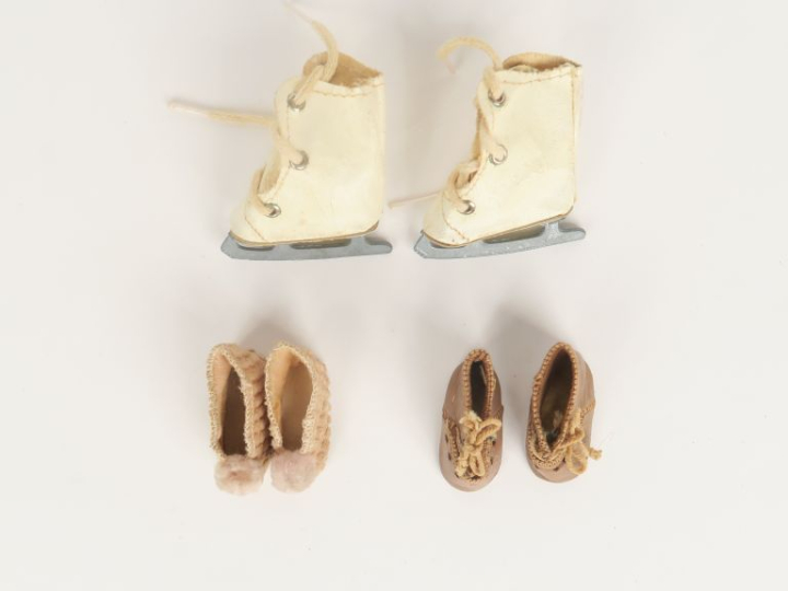 Lot de 2 paires de chaussures Gautier-Languereau dont chaussons et cha