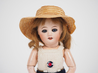Vente aux enchères Jolie poupée Bleuette SFBJ  moule 60 8/0 tête porcelaine bouche ouvert