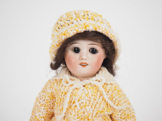 Vente aux enchères Jolie poupée type Bleuette SFBJ moule 60 8/0 tête porcelaine bouche ou