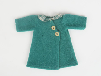 Vente aux enchères « Footing », manteau vert sans la robe, on y joint un autre ensemble s