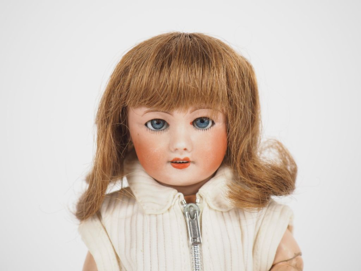 Très jolie poupée Bleuette Unisfrance tête porcelaine bouche ouverte a