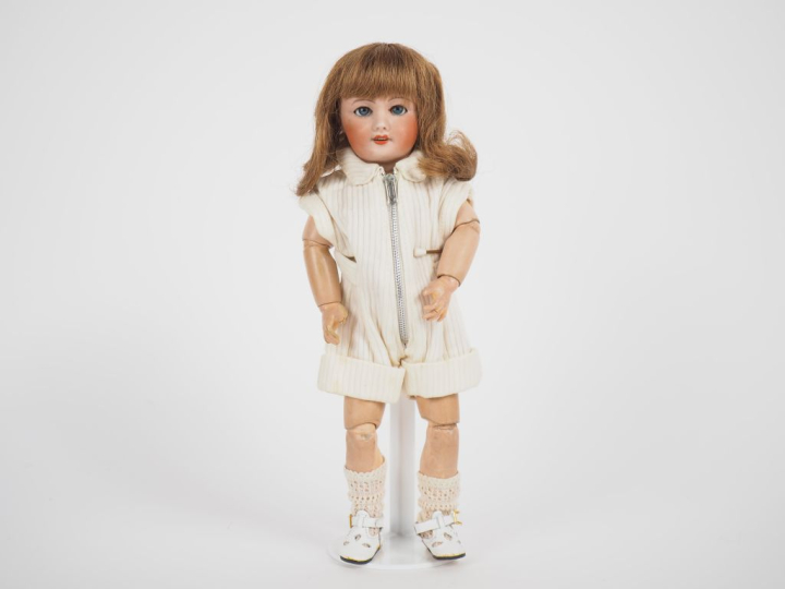 Très jolie poupée Bleuette Unisfrance tête porcelaine bouche ouverte a