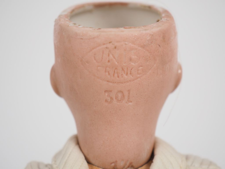 Très jolie poupée Bleuette Unisfrance tête porcelaine bouche ouverte a