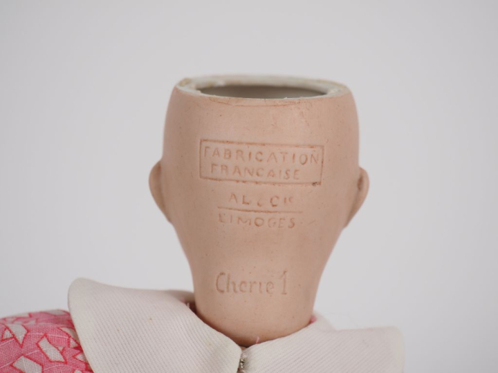 Poupée Limoges Chérie numéro 1 rare dans cette taille, tête porcelaine