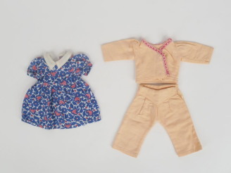 Vente aux enchères « Cotonnade fantaisie », trou sur le devant. 1942-1946. On y joint « B