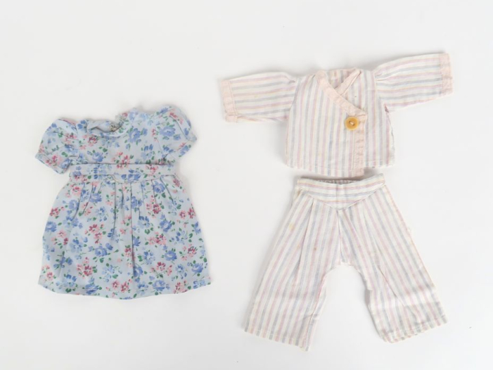 « Sacarine », bel état. 1942. On y joint « doux sommeil » pyjama  Gaut