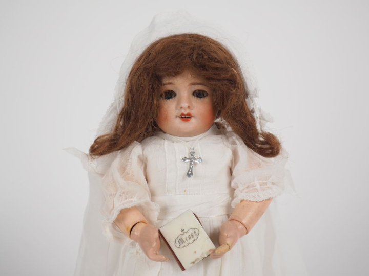 Poupée Bleuette Unisfrance moule 60 8/0 tête porcelaine bouche ouverte
