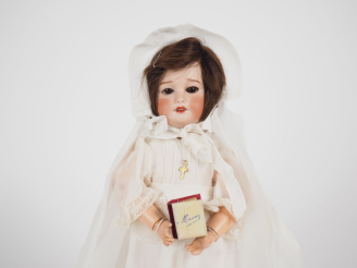 Vente aux enchères Poupée Bleuette Unisfrance tête porcelaine bouche ouverte yeux bascula