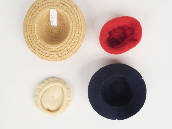 Lot de 3 chapeaux Bleuette « chiquito » béret de 1928/1929, « petit bo