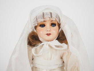Vente aux enchères Poupée Bleuette Unisfrance tête porcelaine bouche ouverte yeux bascula