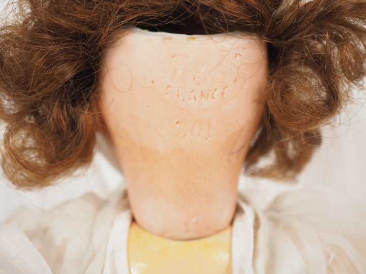 Poupée Bleuette Unisfrance tête porcelaine bouche ouverte yeux bascula