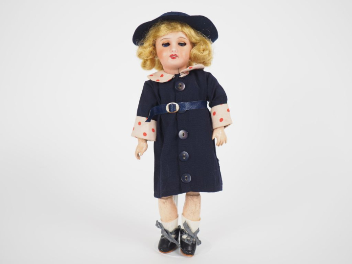 Poupée Bleuette Unis france tête porcelaine  bouche ouverte yeux0 basc