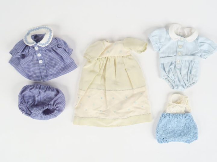Lot de vêtements pour bébé Bambino réalisés par la collectionneuse don