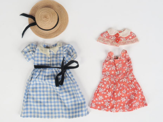 Vente aux enchères Lot de 2 vêtements Gautier Languereau dont « mariage à la campagne » l