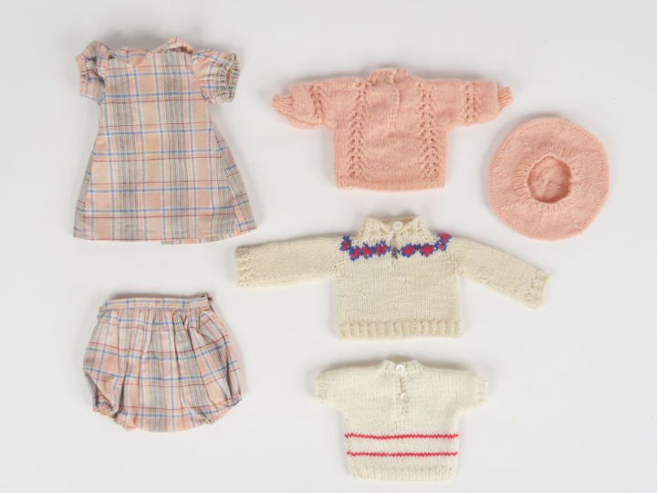 « Sans-façon » robe de cretonne écossaise rose avec culotte bouffante 