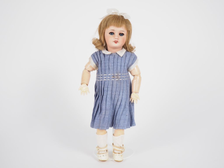 Jolie Poupée Bleuette Unisfrance tête porcelaine bouche ouverte une de