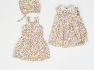 Vente aux enchères « Fenaison » 1954 jolie robe en cotonnade fleurie accompagnée de son b