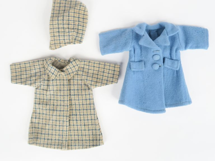 Lot de 2 vêtements Gautier Languereau pour la poupée Bleuette comprena
