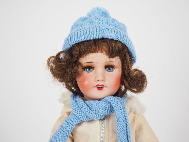 Poupée Type Rosette Unisfrance 301 tête porcelaine bouche ouverte yeux