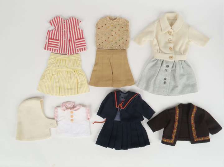 Lot de vêtements pour la poupée Rosette la plupart réalisés par la col