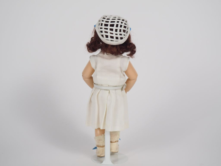 Poupée Bleuette Unisfrance 301 tête porcelaine bouche ouverte yeux bas