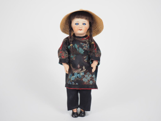 Vente aux enchères Poupée Bleuette Unisfrance 301 tête porcelaine bouche ouverte yeux bas