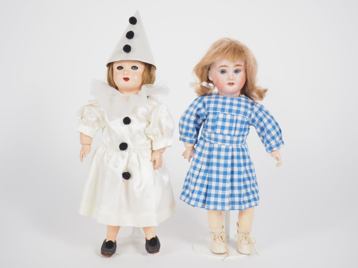 Lot de 2 poupées : 1 poupée entièrement en composition  Bleuette 301 S