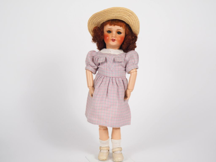 Très jolie poupée Rosette tête porcelaine Unisfrance taille 3 bouche o