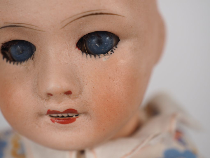 Poupée Bleuette Unisfrance 301  1 1/4  tête porcelaine bouche ouverte 