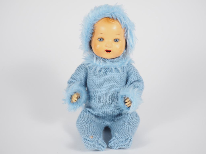 Bébé Bambino en rhodoïd bouche ouverte avec langue yeux basculant bleu