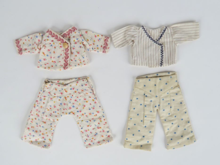 Lot de sous-vêtements, pyjamas, partie de pyjamas pour Bleuette ou en 