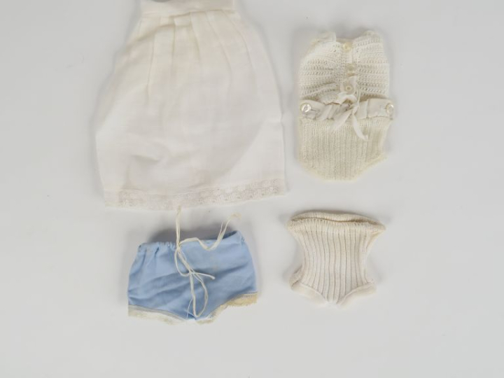 Lot de sous-vêtements, pyjamas, partie de pyjamas pour Bleuette ou en 