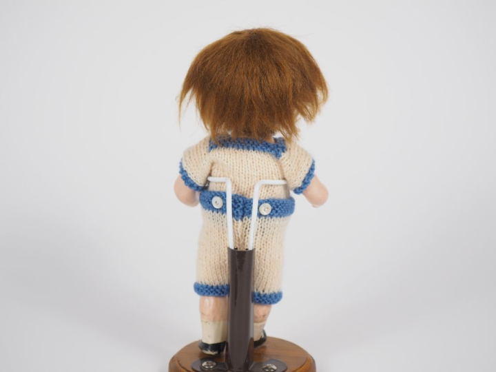 Petite poupée Googly Armand Marseille tête porcelaine bouche fermée ye