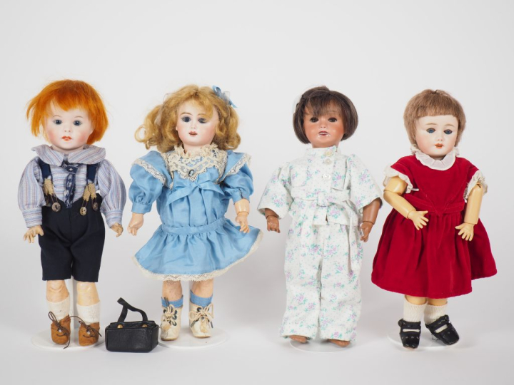 Lot de 4 poupées tête porcelaine récente dont bébé de caractère 247 da