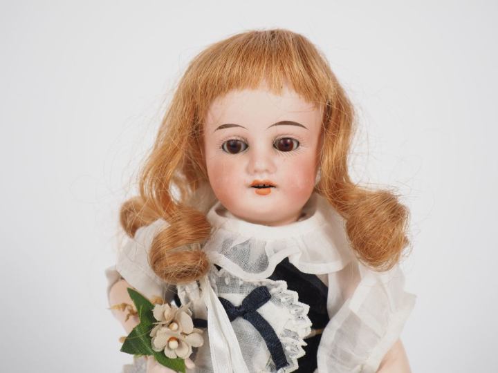 Poupée de fabrication allemande Mon trésor bouche ouverte  yeux bascul